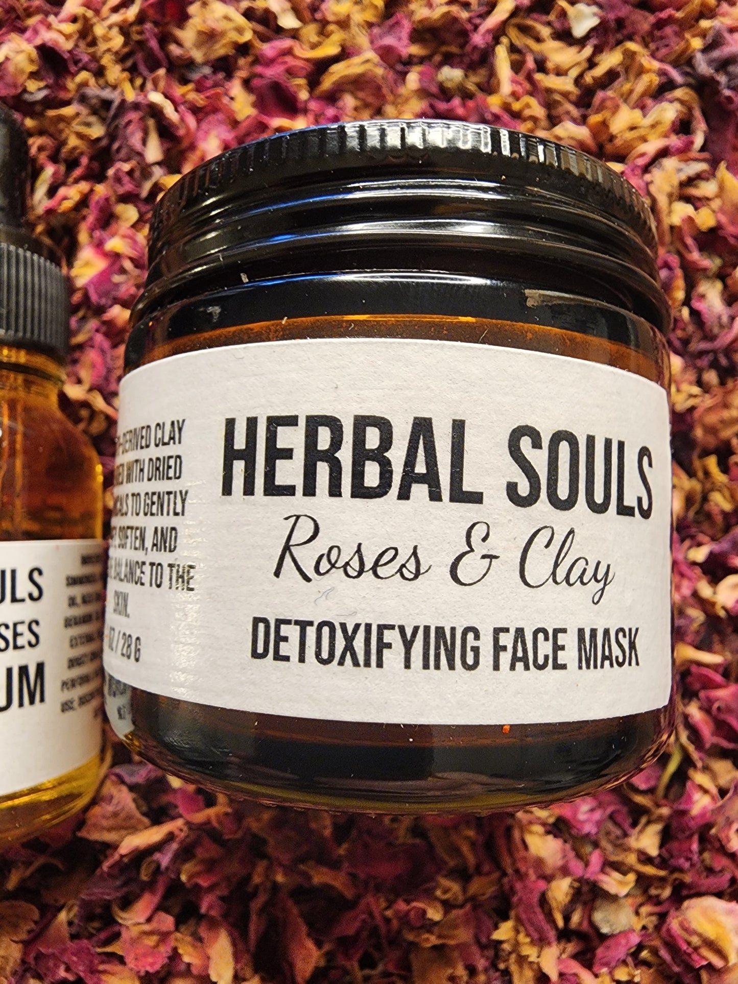 Roses and Clay Detoxifying Face mask with Rosehip and Jojoba Oil