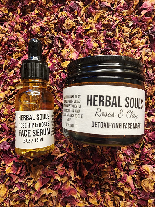 Roses and Clay Detoxifying Face mask with Rosehip and Jojoba Oil