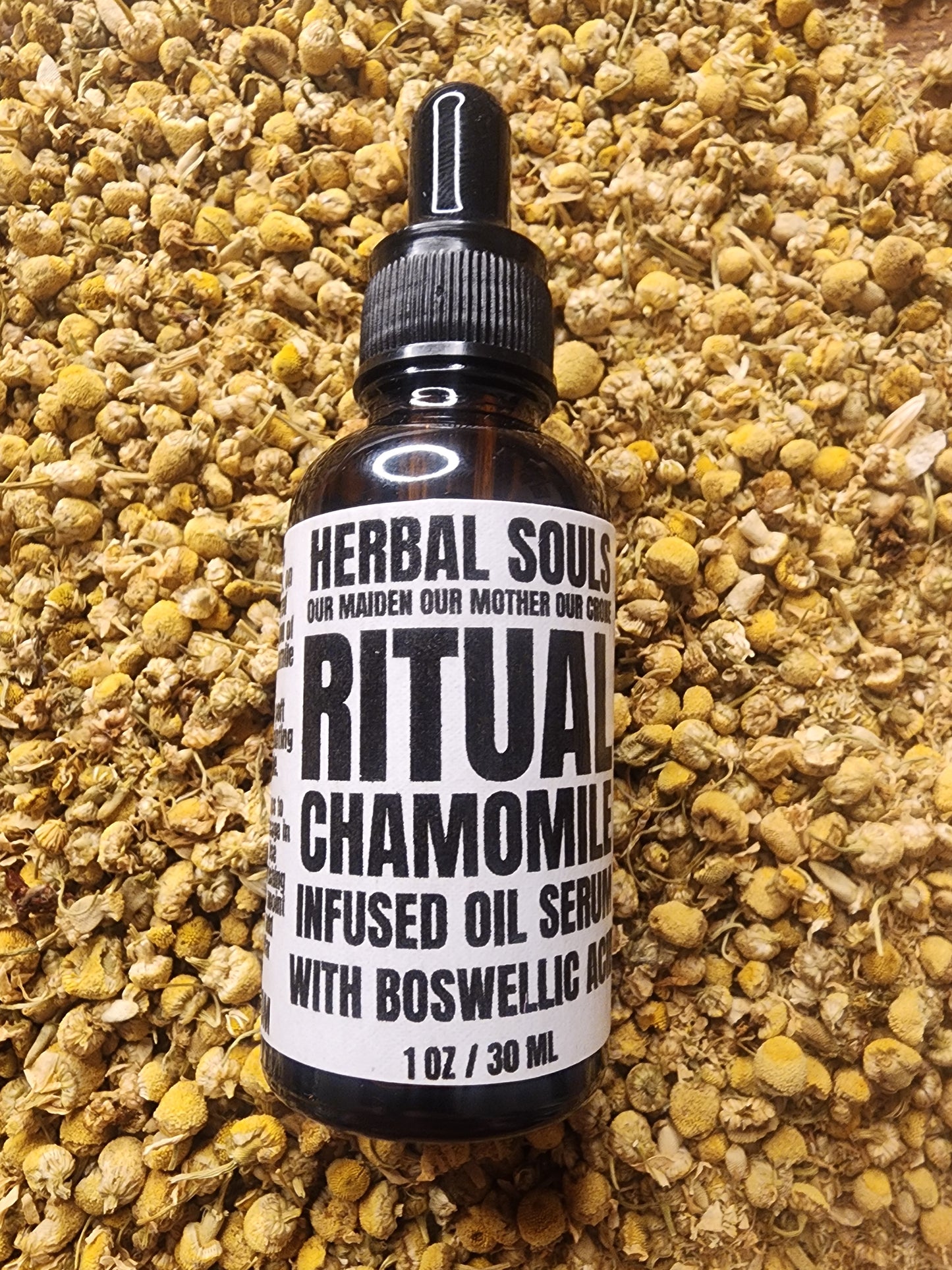 Chamomile Soothing Serum 1oz with Boswellic Acid from Black Sacra Frankincense Discard